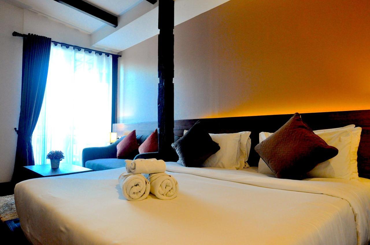 The Eight Ratvithi House Hotel Chiang Mai Ngoại thất bức ảnh