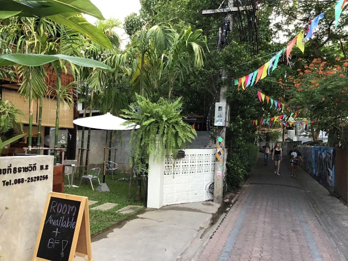 The Eight Ratvithi House Hotel Chiang Mai Ngoại thất bức ảnh
