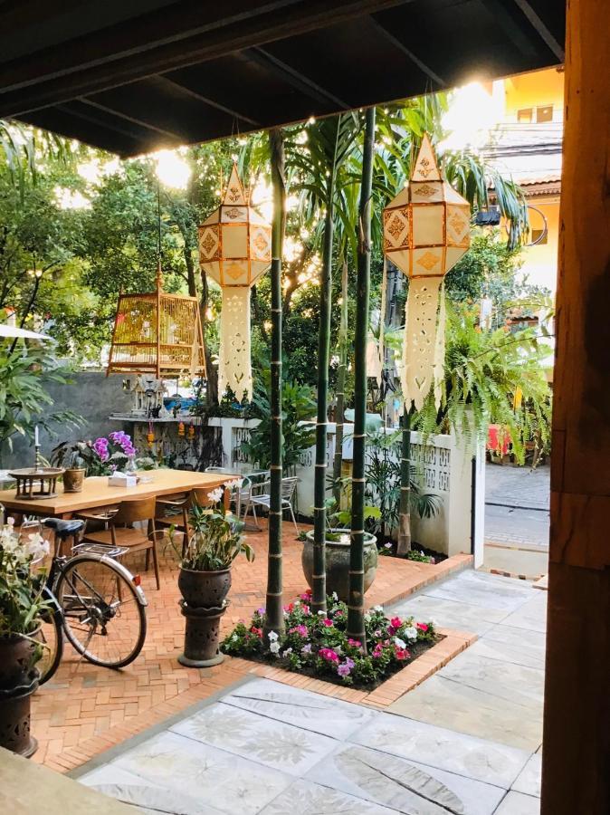 The Eight Ratvithi House Hotel Chiang Mai Ngoại thất bức ảnh