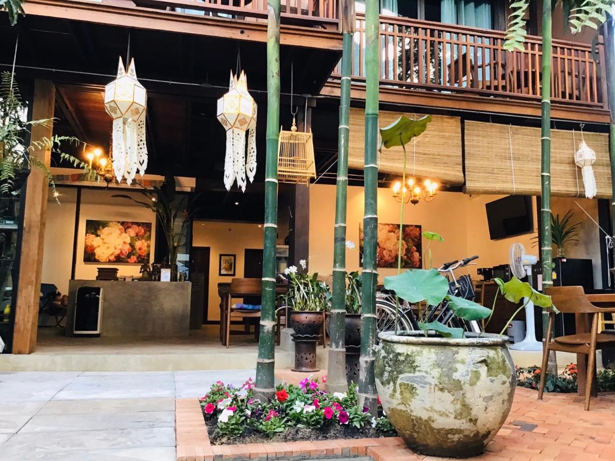 The Eight Ratvithi House Hotel Chiang Mai Ngoại thất bức ảnh
